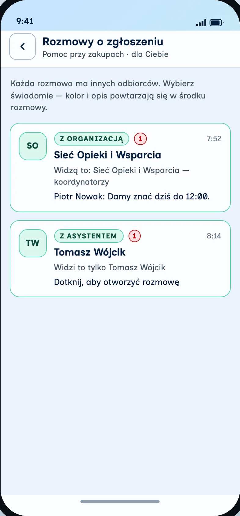 Ekran aplikacji: osobne rozmowy z organizacją i z asystentem